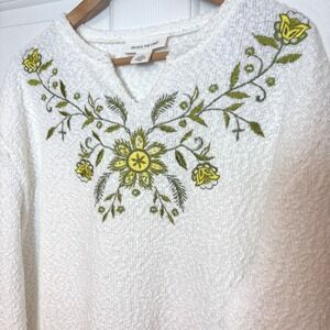 Skyes The Limit Womens L White Floral Embroidered Popcorn Knit Top Relaxed